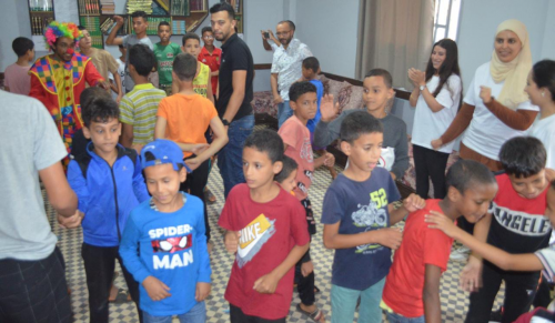 Orphelins de Temara dans un atelier de clown| Al Mobadara